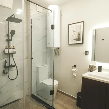 - Two Bedroom On The Daire *